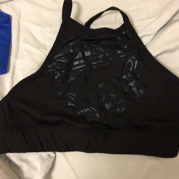 PINK Victoria's Secret Other - NWOT Pink Ultimate Halter Sports Bra